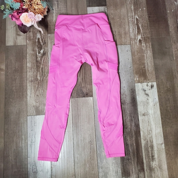 Fabletics Motion365 High-Waisted Moto 7/8 Pink Leggings Women's Size Medium EUC - Picture 5 of 16
